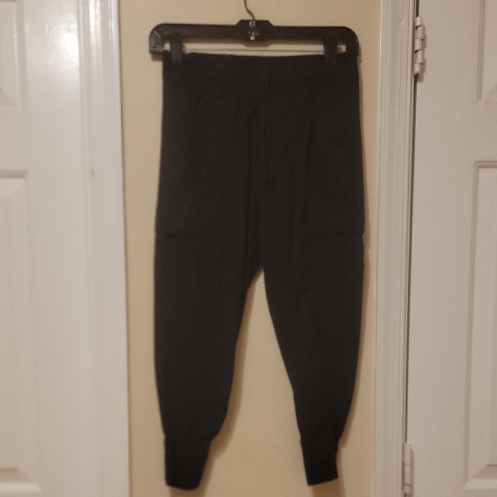 The North Face Women's Black Ankle Cargo Joggers